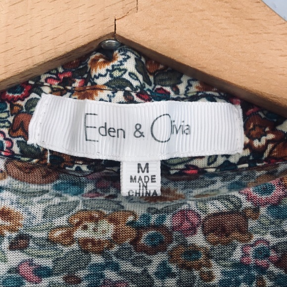 Eden & Olivia, floral button down - Picture 3 of 5